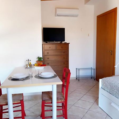 Da Mari -A Due Passi Dal Mare Apartment ดอนนาลูกาตา ภายนอก รูปภาพ