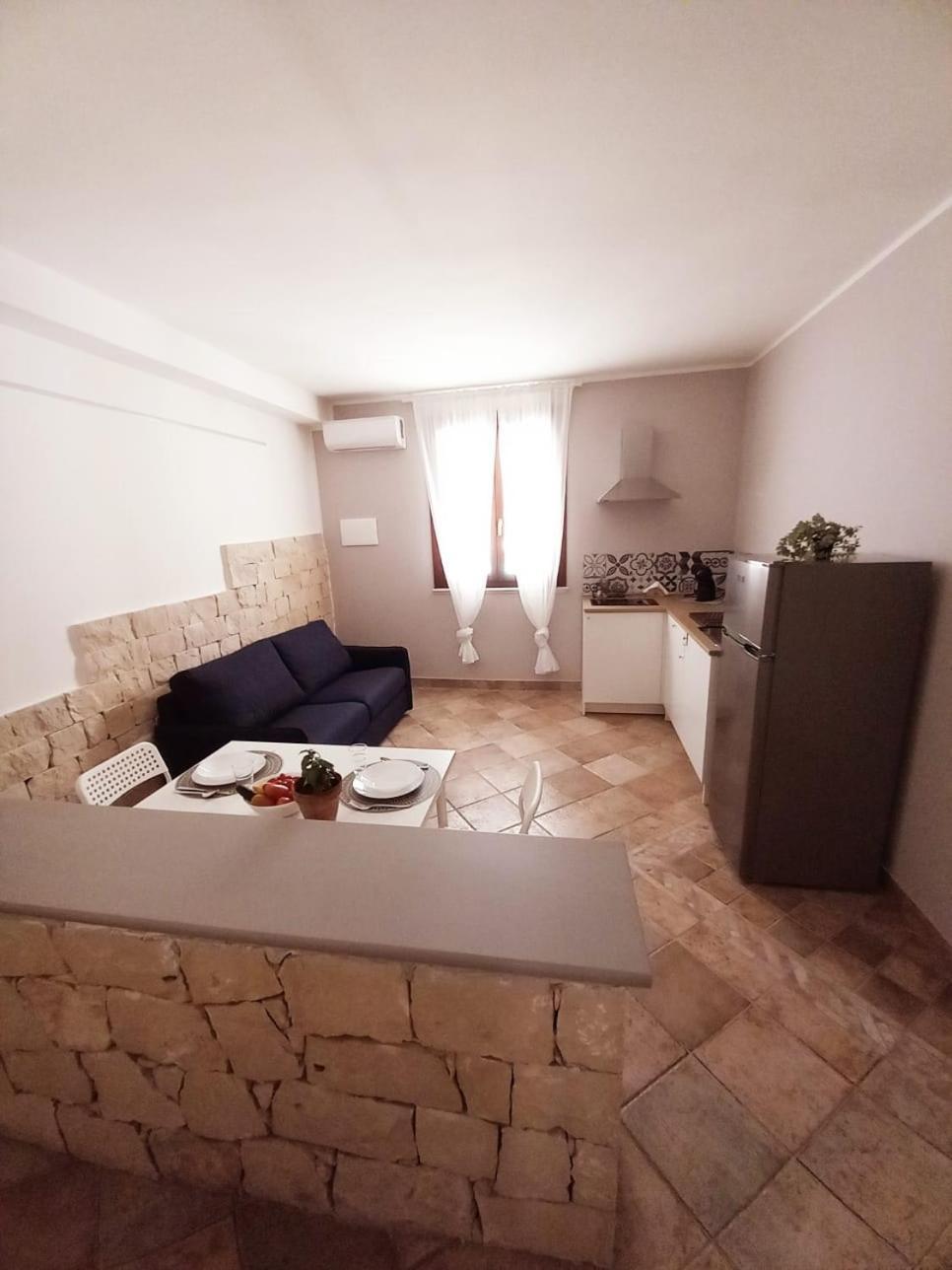Da Mari -A Due Passi Dal Mare Apartment ดอนนาลูกาตา ภายนอก รูปภาพ
