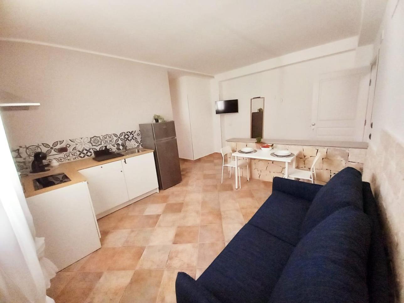 Da Mari -A Due Passi Dal Mare Apartment ดอนนาลูกาตา ภายนอก รูปภาพ