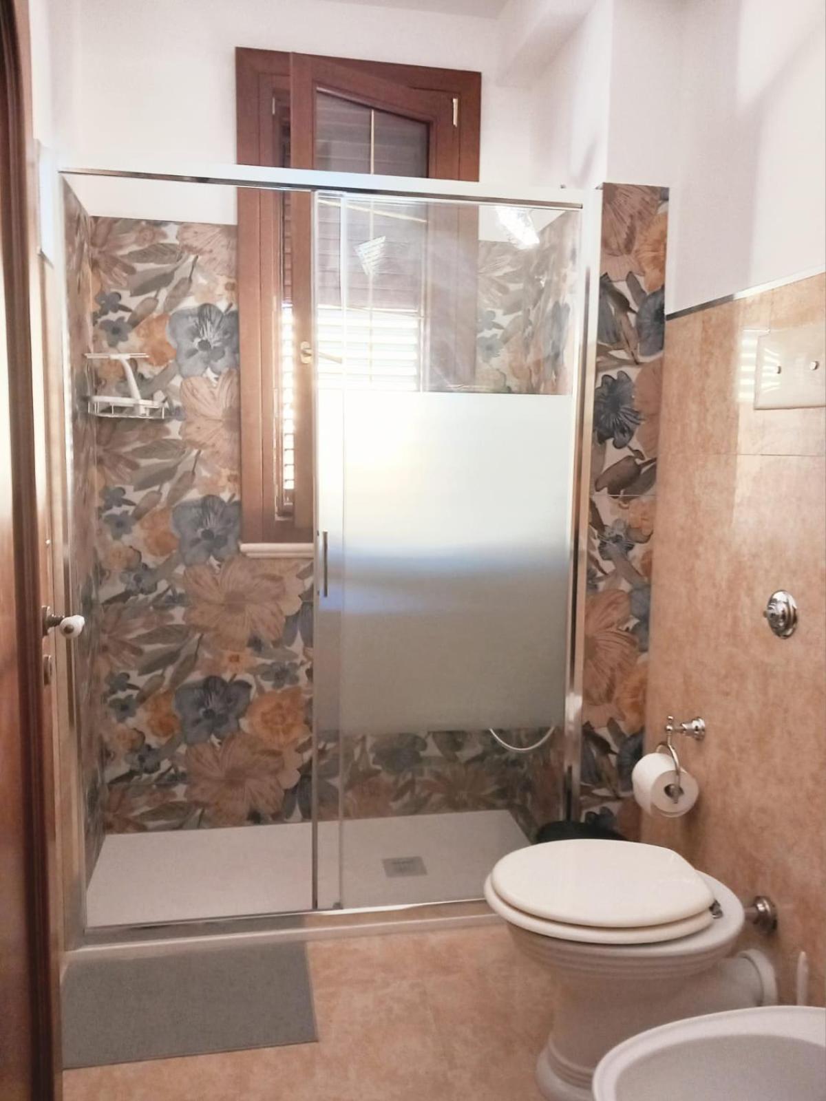 Da Mari -A Due Passi Dal Mare Apartment ดอนนาลูกาตา ภายนอก รูปภาพ