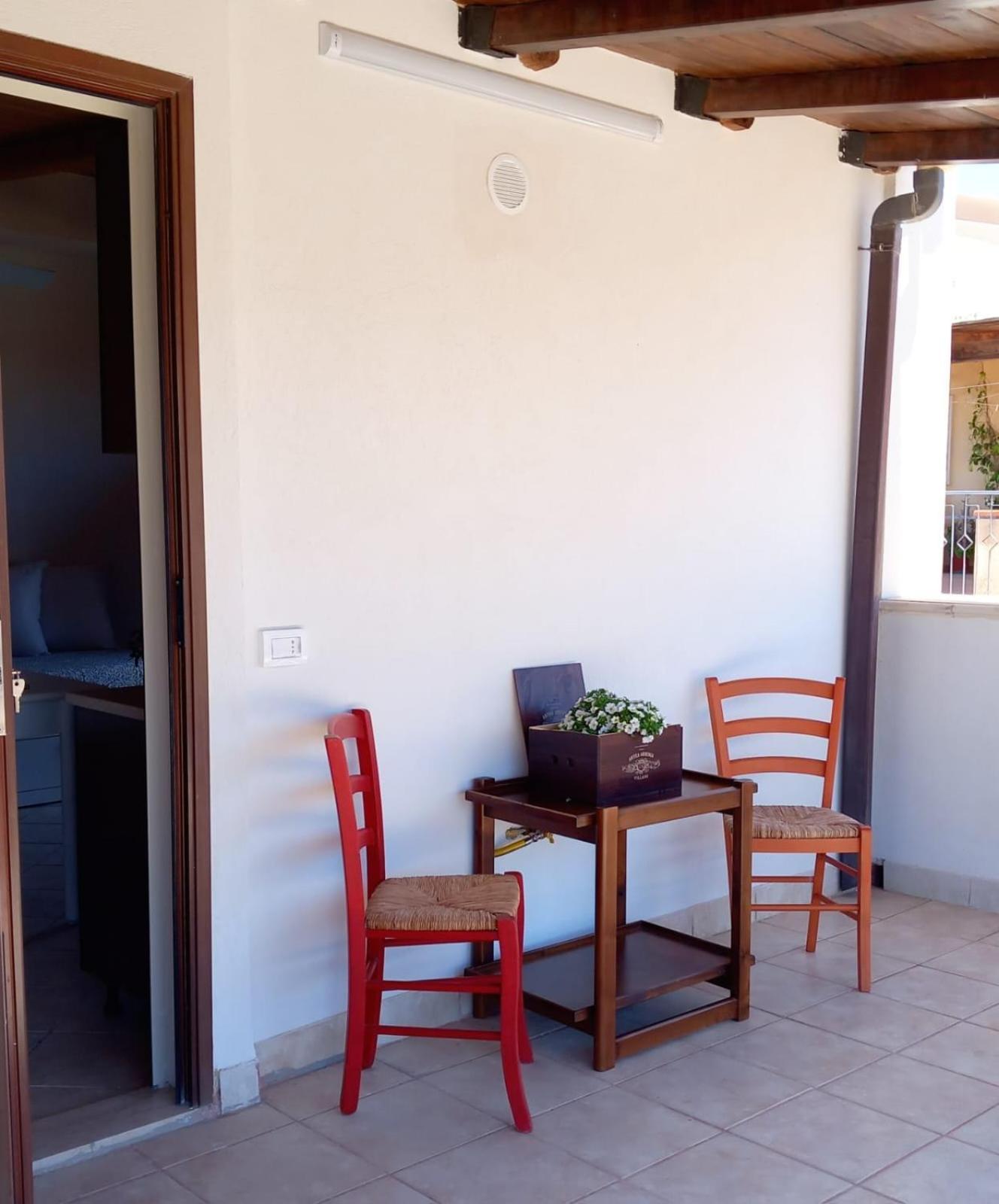 Da Mari -A Due Passi Dal Mare Apartment ดอนนาลูกาตา ภายนอก รูปภาพ