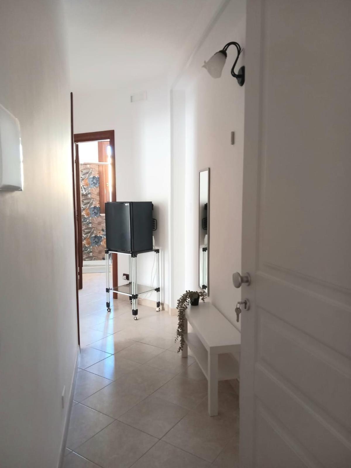 Da Mari -A Due Passi Dal Mare Apartment ดอนนาลูกาตา ภายนอก รูปภาพ